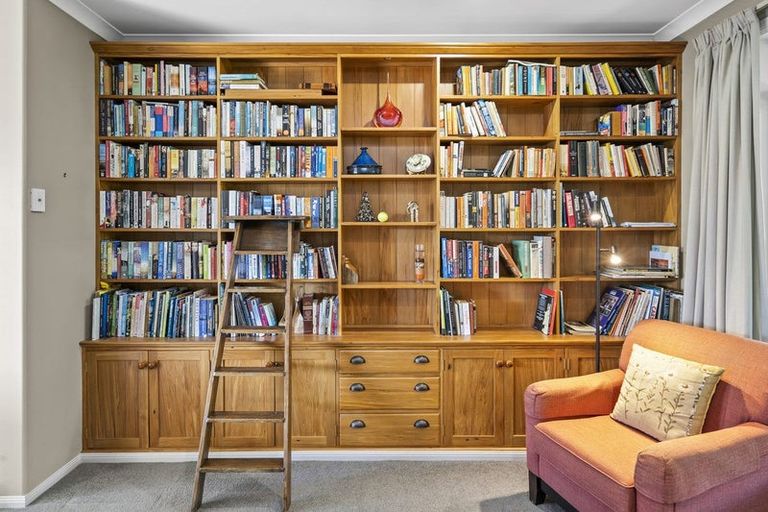 Photo of property in 61 Bowen Street, Cambridge, 3434