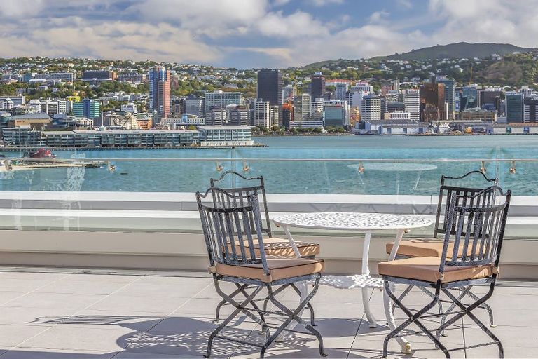 Photo of property in 4/308 Oriental Parade, Oriental Bay, Wellington, 6011