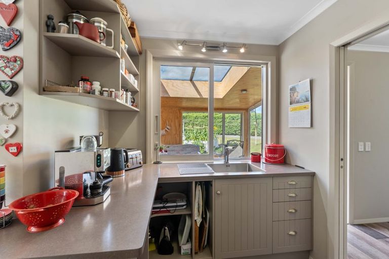 Photo of property in 3 Sutton Road, Te Horo, Otaki, 5582