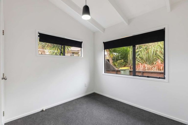 Photo of property in 147k Glengarry Road, Glen Eden, Auckland, 0602