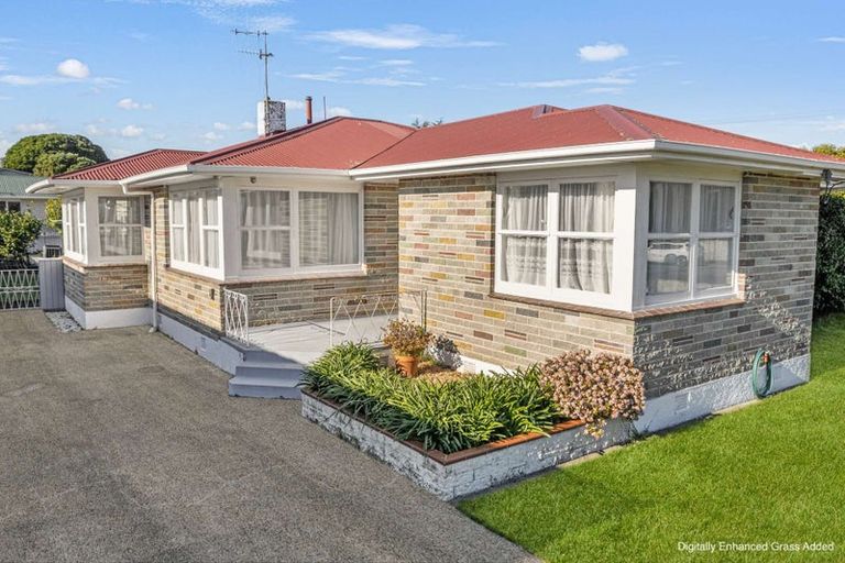 Photo of property in 2 Winchester Street, Levin, 5510