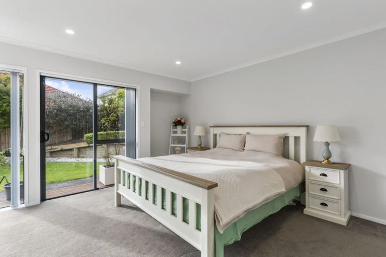 Photo of property in 32 Currell Way, Somerville, Auckland, 2014