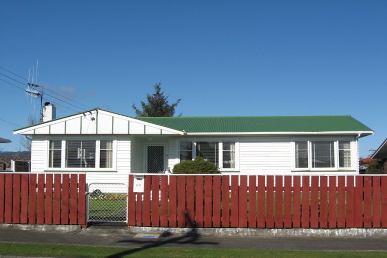 Photo of property in 28 Bledisloe Street, Levin, 5510