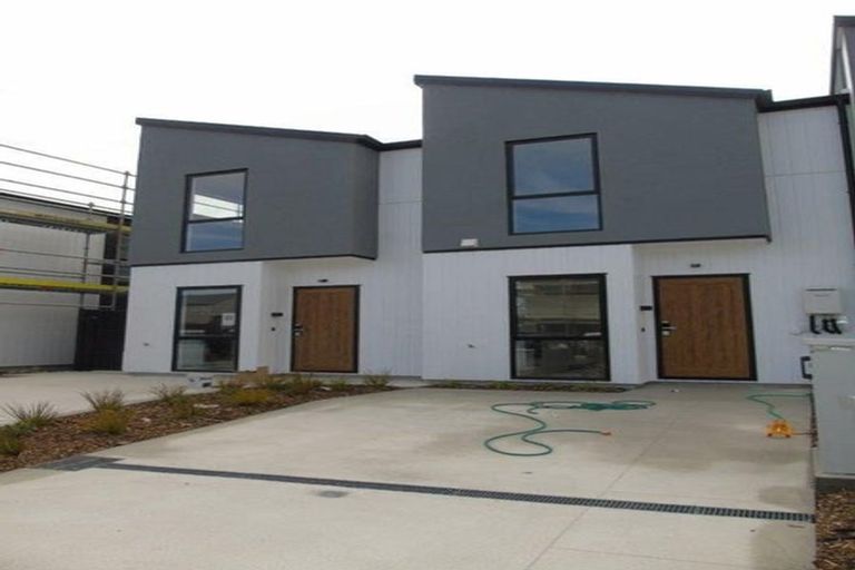 Photo of property in 35 Doug Jensen Street, Wallaceville, Upper Hutt, 5018