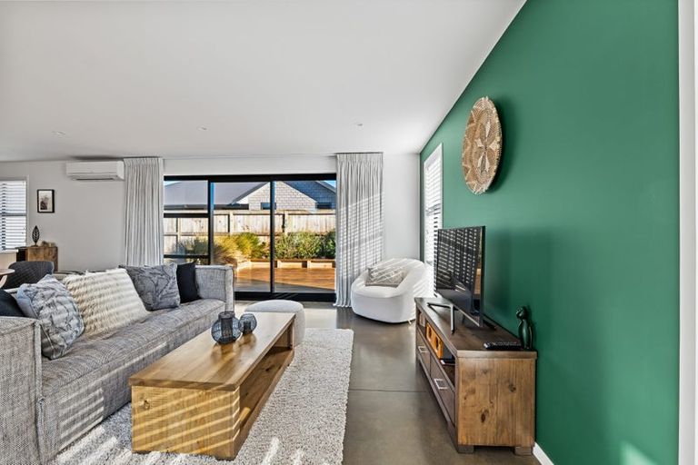 Photo of property in 8 Hodge Park Lane, Inglewood, 4330