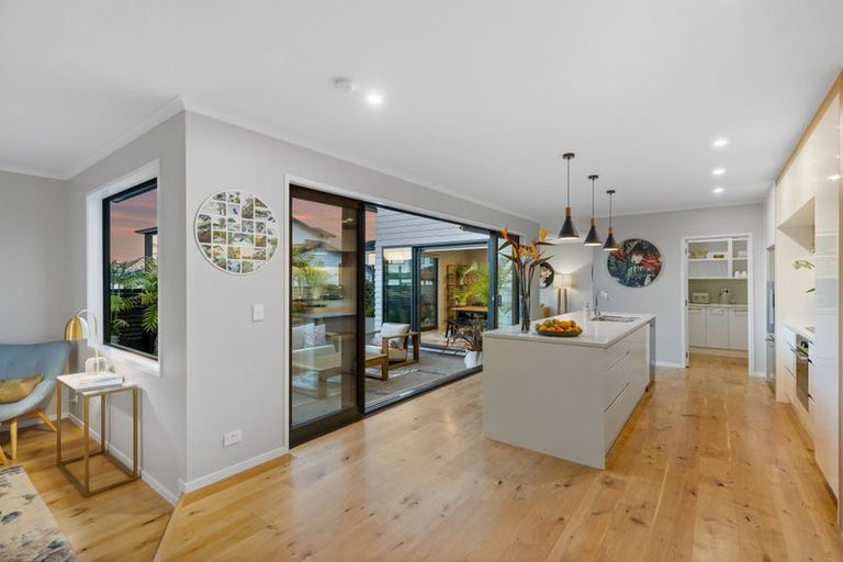 Photo of property in 9 Barque Rise, Long Bay, Auckland, 0630
