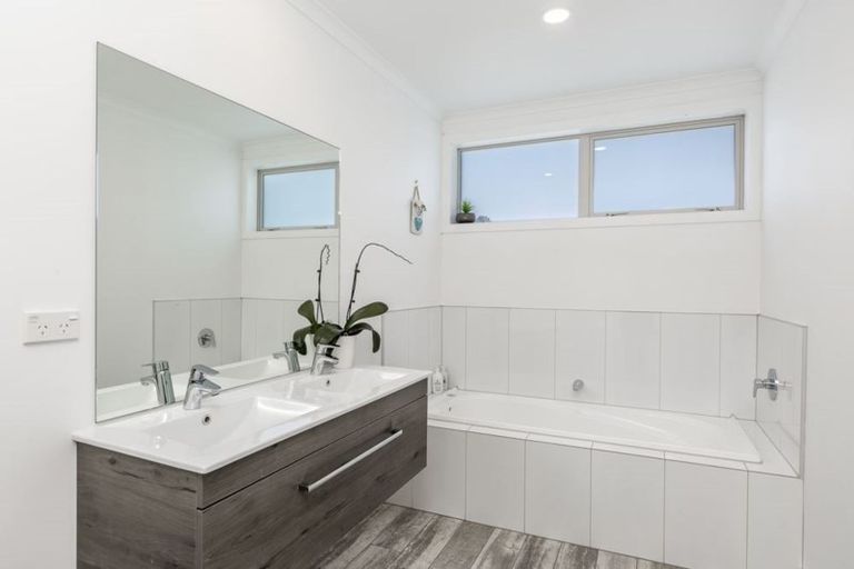 Photo of property in 10 Lancewood Lane, Kaukapakapa, Helensville, 0875