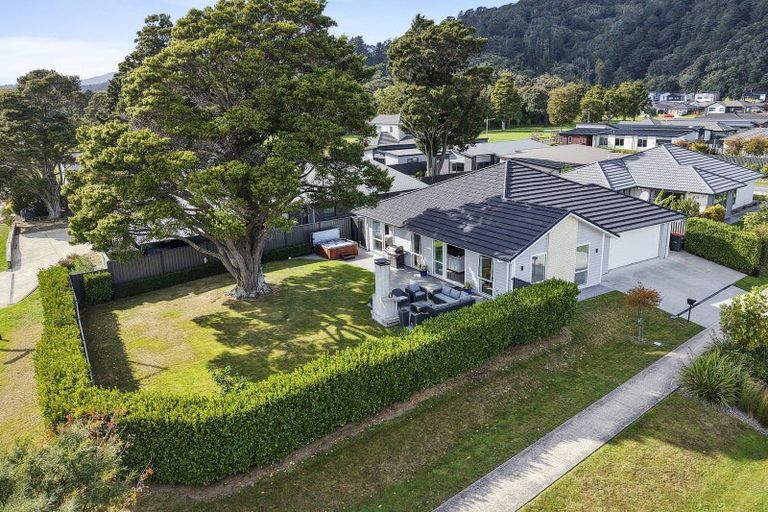 Photo of property in 36 Hopkirk Avenue, Wallaceville, Upper Hutt, 5018
