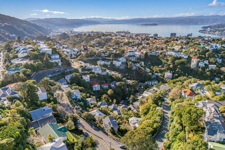 Photo of property in 4 Norna Crescent, Kelburn, Wellington, 6012