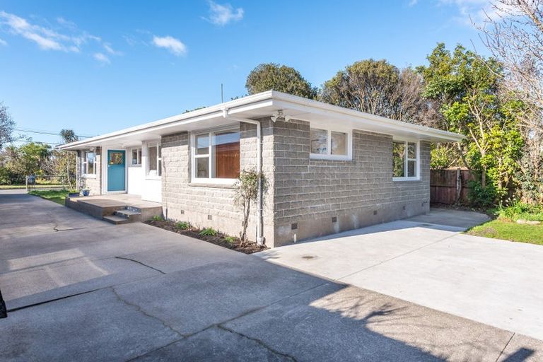 Photo of property in 17 Moyna Avenue, Dallington, Christchurch, 8061