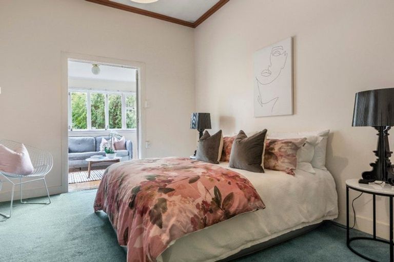 Photo of property in 39 Muir Avenue, Mangere Bridge, Auckland, 2022