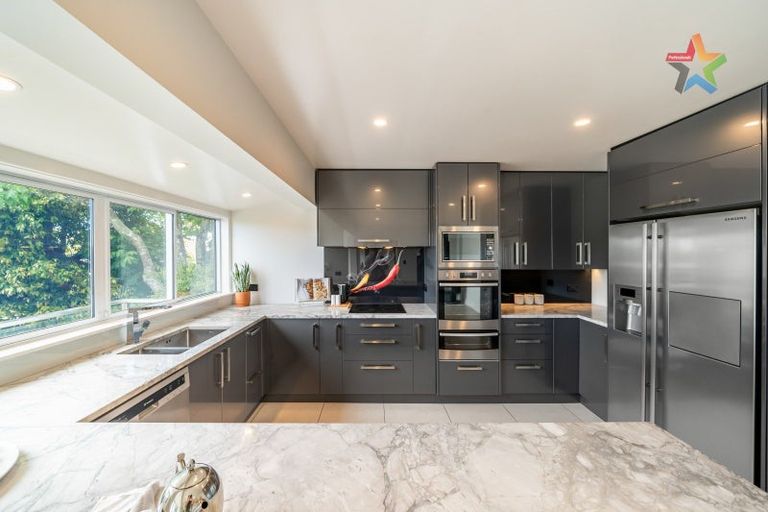 Photo of property in 49b Norton Park Avenue, Fairfield, Lower Hutt, 5011