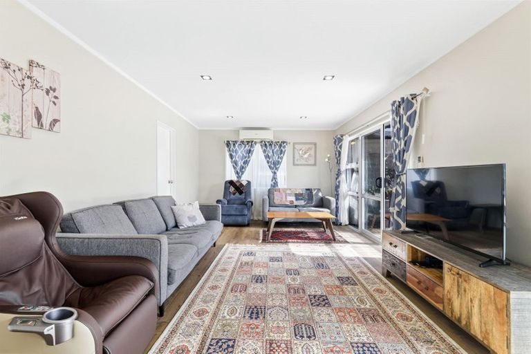Photo of property in 3/41 Elizabeth Drive, West Harbour, Auckland, 0618