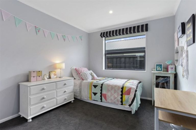 Photo of property in 11 O'rourke Place, Casebrook, Christchurch, 8051