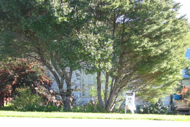 Photo of property in 28 Hammond Avenue, Hatfields Beach, Orewa, 0931