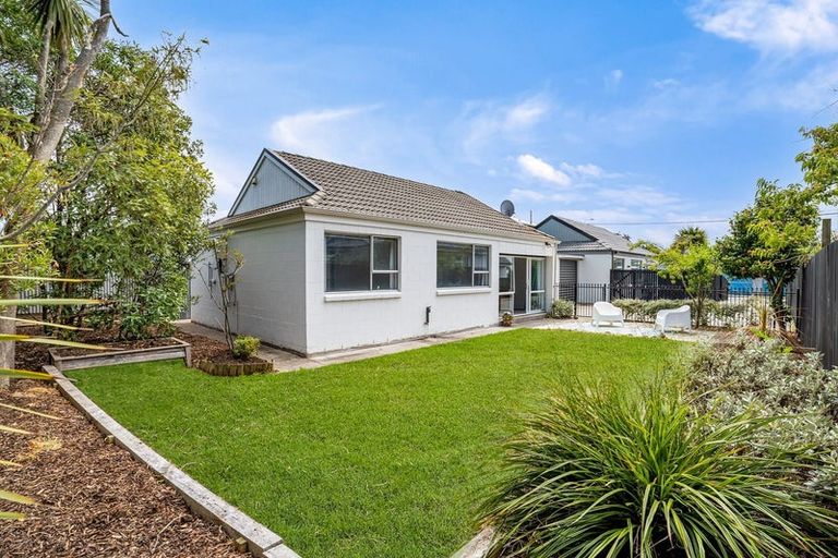 Photo of property in 2/41 Bowhill Road, New Brighton, Christchurch, 8083
