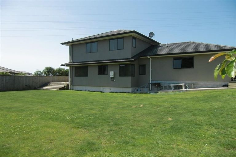 Photo of property in 15 Heta Road, Highlands Park, New Plymouth, 4312