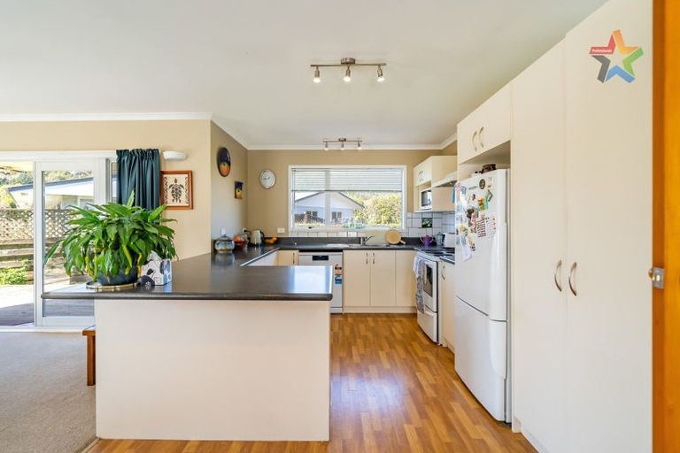 Photo of property in 294a Stokes Valley Road, Stokes Valley, Lower Hutt, 5019