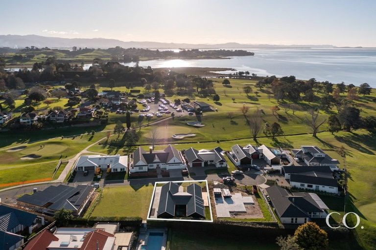 Photo of property in 22 Serenity Drive, Omokoroa, 3114