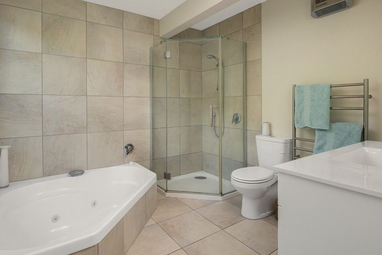 Photo of property in 135 Queen Charlotte Drive, Havelock, Picton, 7281