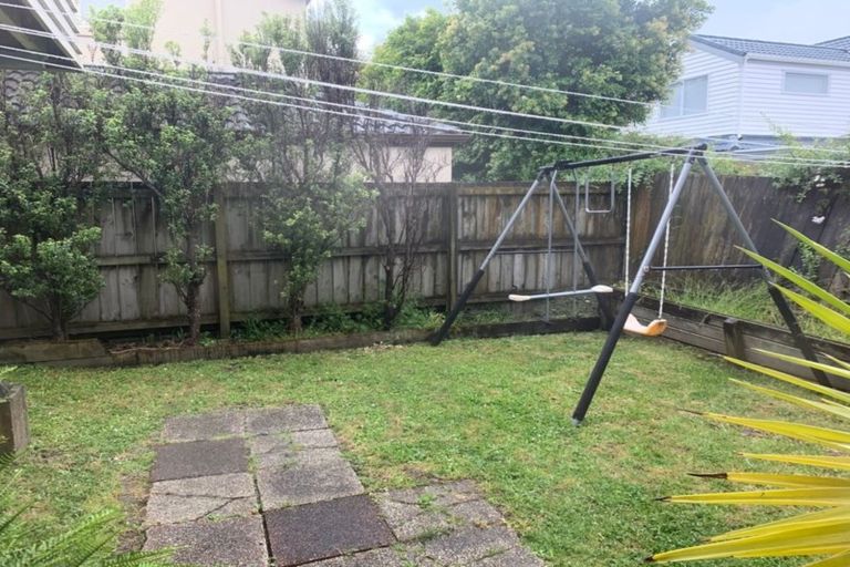 Photo of property in 1/1 Quebec Road, Milford, Auckland, 0620