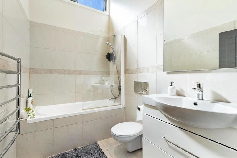 Photo of property in 97 Hallenstein Street, Queenstown, 9300