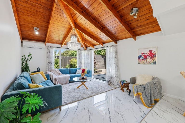 Photo of property in 2/135 Bucklands Beach Road, Bucklands Beach, Auckland, 2012