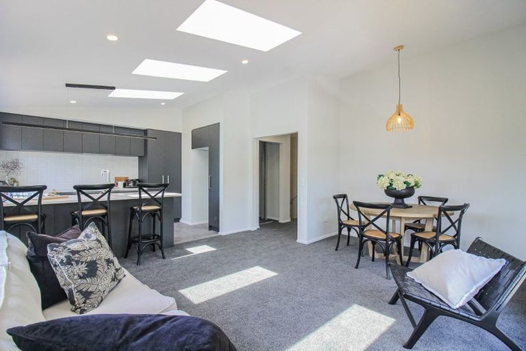 Photo of property in 1/7 Grays Road, Plimmerton, Porirua, 5026