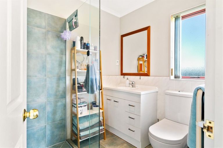 Photo of property in 21 Basra Drive, Henderson, Auckland, 0612