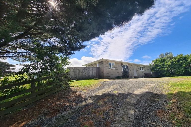 Photo of property in 21 Richmond Hill, Glenside, Wellington, 6037