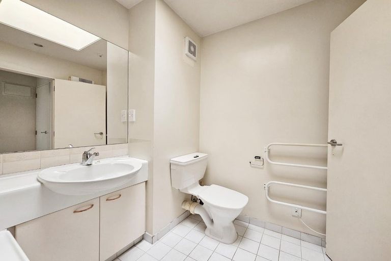 Photo of property in St James Courts, 9/77 Gloucester Street, Christchurch Central, Christchurch, 8013