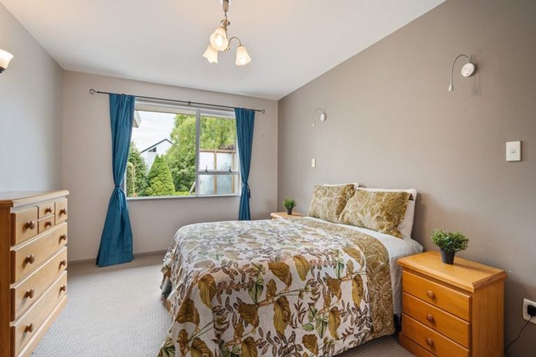 Photo of property in 2/8 Charlene Place, Hillsborough, Christchurch, 8022