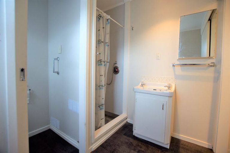 Photo of property in 6 Hiseman Lane, Henderson, Auckland, 0612