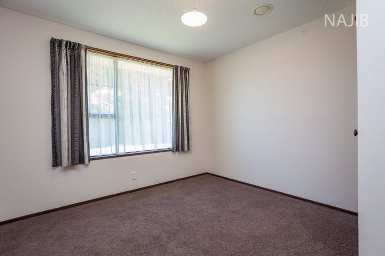 Photo of property in 11 Mchaffies Place, Wainoni, Christchurch, 8061