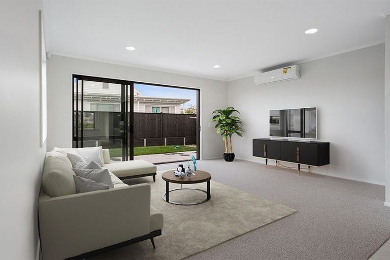 Photo of property in 120 Symes Drive, Red Beach, 0932