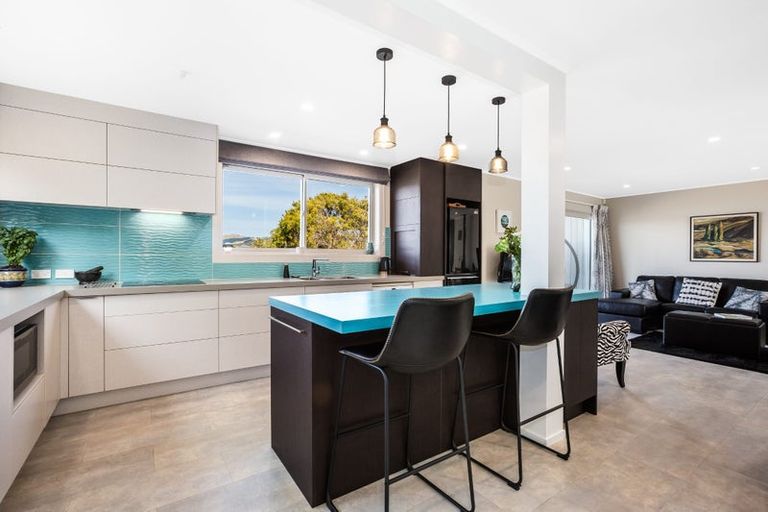 Photo of property in 64a Mana View Road, Paremata, Porirua, 5026