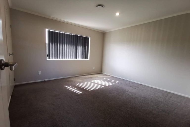 Photo of property in 19 Hornbill Drive, Fairview Heights, Auckland, 0632