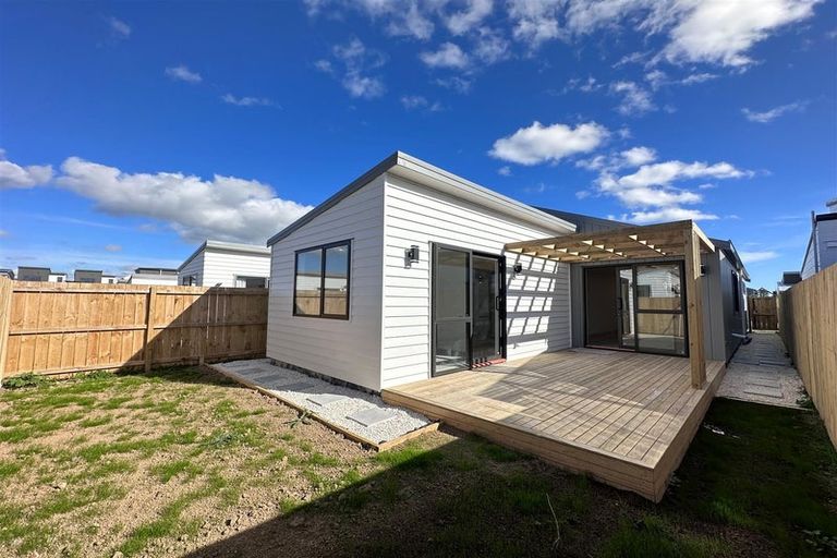 Photo of property in 12 Clayden Shuttleworth Street, Papakura, 2110