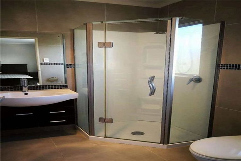 Photo of property in 19 Hornbill Drive, Fairview Heights, Auckland, 0632