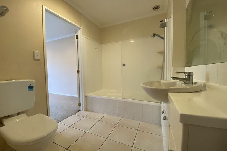 Photo of property in Tuscany Towers, 53/1 Ambrico Place, New Lynn, Auckland, 0600