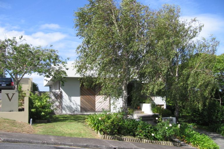 Photo of property in 7 Peregrine Place, Birkenhead, Auckland, 0626