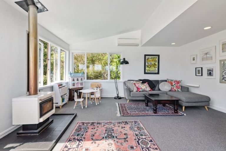 Photo of property in 12 Latham Road, York Bay, Lower Hutt, 5013