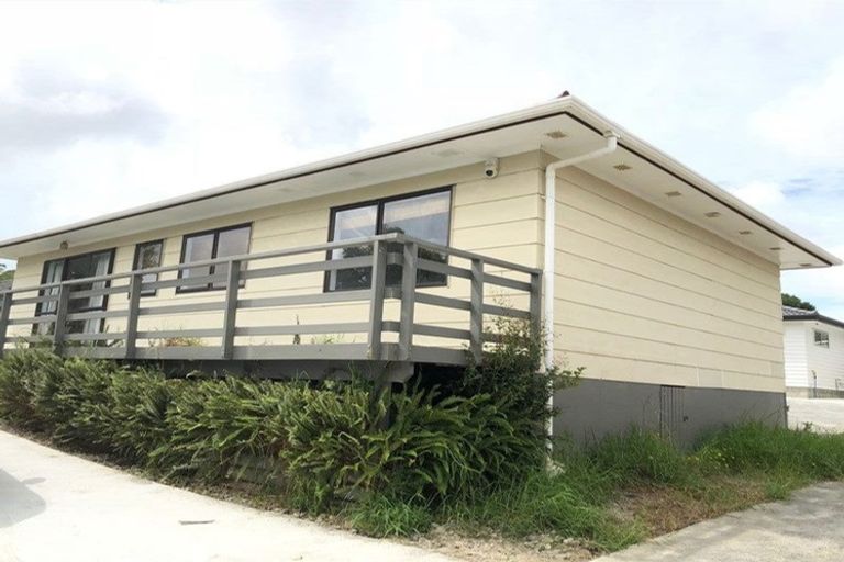 Photo of property in 127 Moire Road, West Harbour, Auckland, 0618