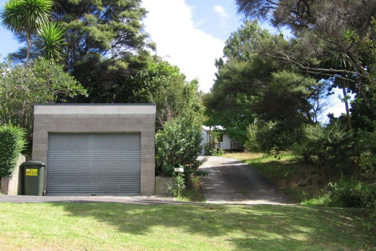 Photo of property in 1/28 Gazelle Avenue, Beach Haven, Auckland, 0626