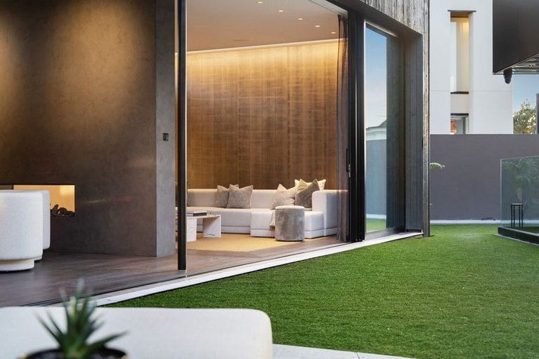 Photo of property in 32 Tuhaere Street, Orakei, Auckland, 1071