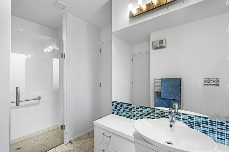 Photo of property in 97e Englefield Road, Northwood, Christchurch, 8051