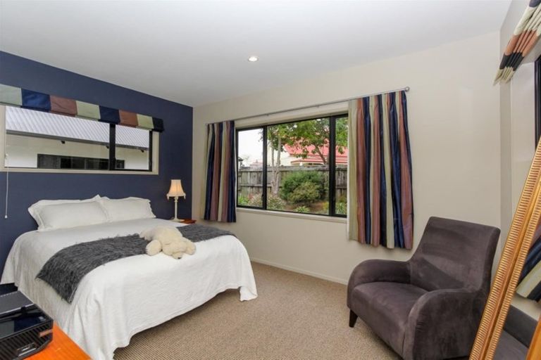 Photo of property in 61 Shelter Grove, Frankleigh Park, New Plymouth, 4310