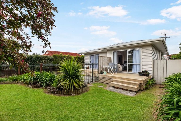 Photo of property in 2/420 Great South Road, Opaheke, Papakura, 2113