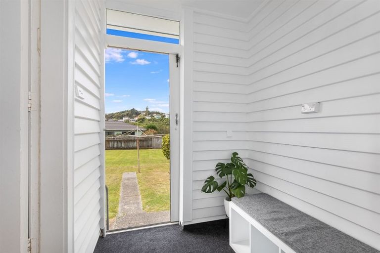 Photo of property in 7 Waiuta Street, Titahi Bay, Porirua, 5022