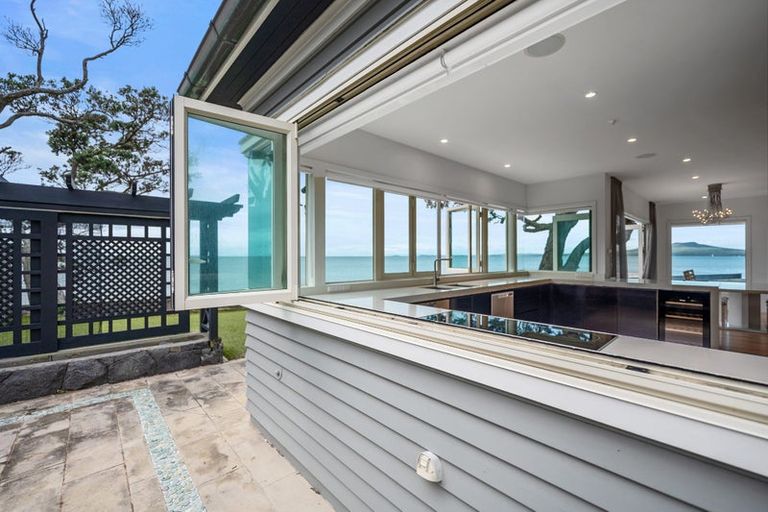 Photo of property in 47 Saltburn Road, Milford, Auckland, 0620